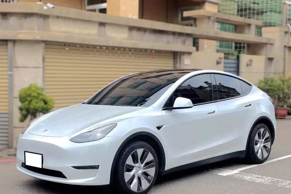 Tesla Model Y Long Range