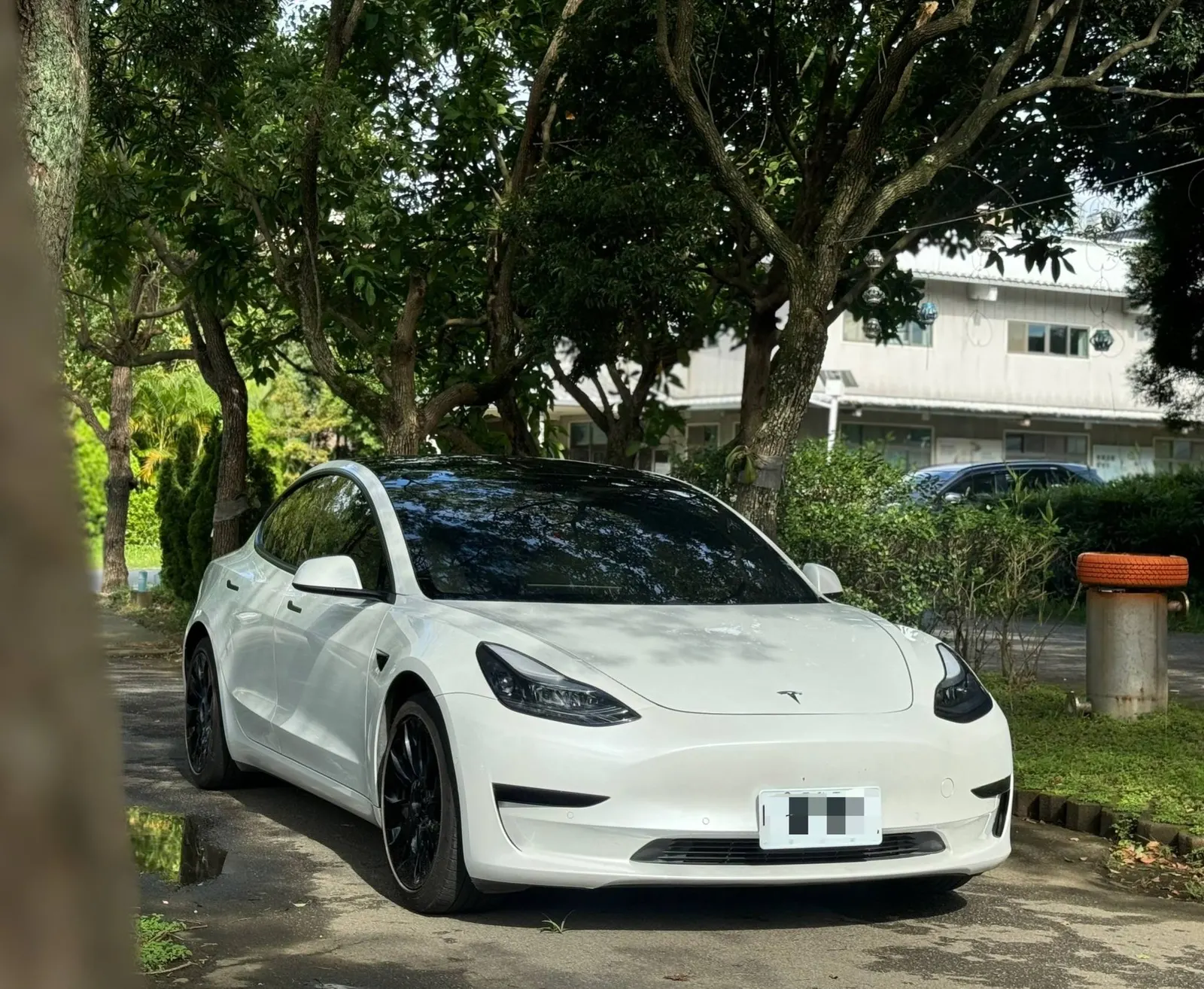 Tesla Model 3 SR 照片 1