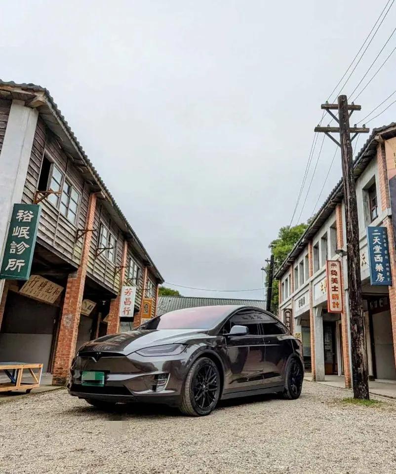 Tesla Model X P100DL 照片 1