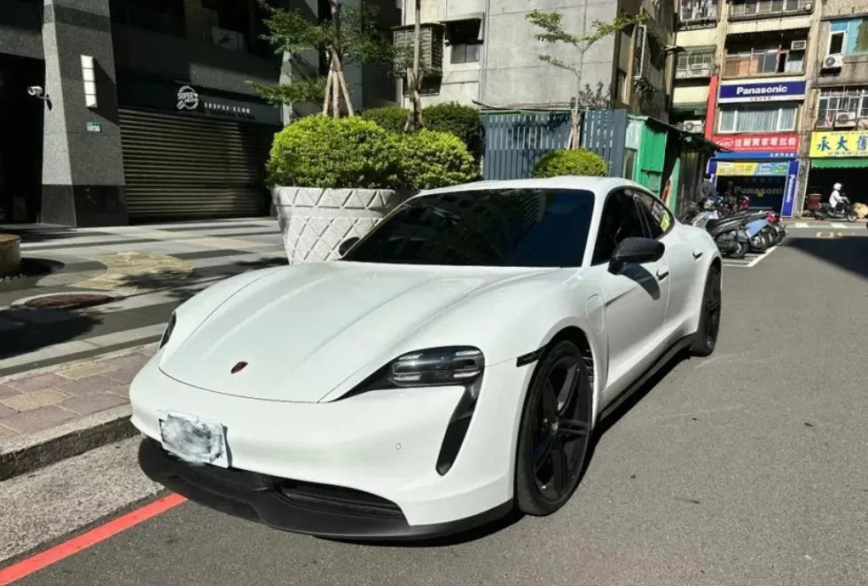 Porsche Taycan 照片 1