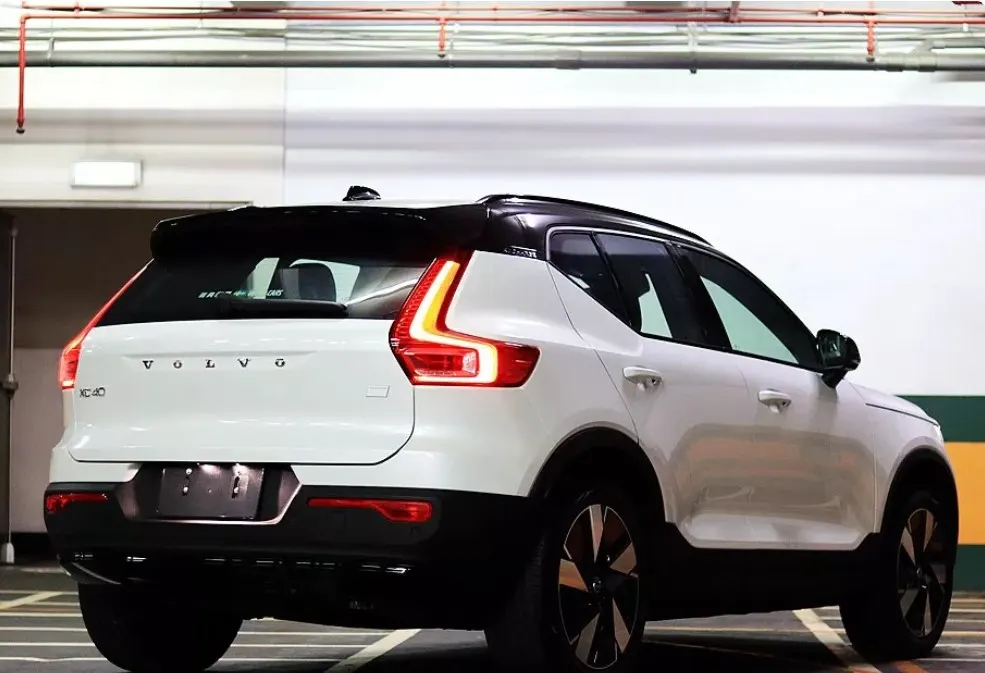 Volvo XC40 Recharge Plus Single motor 照片 1