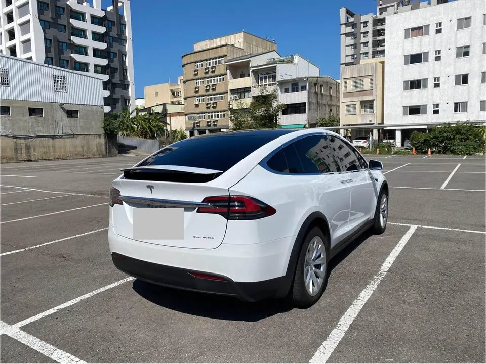 Tesla Model X LR Plus