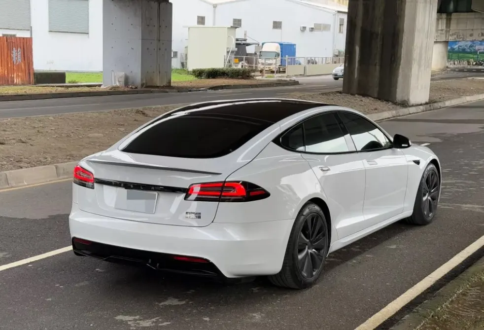 Tesla Model S Plaid 照片 1