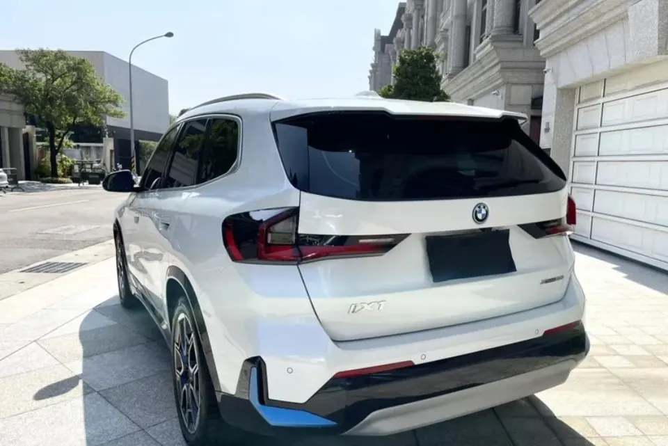 BMW iX1 xDrive30 xLine