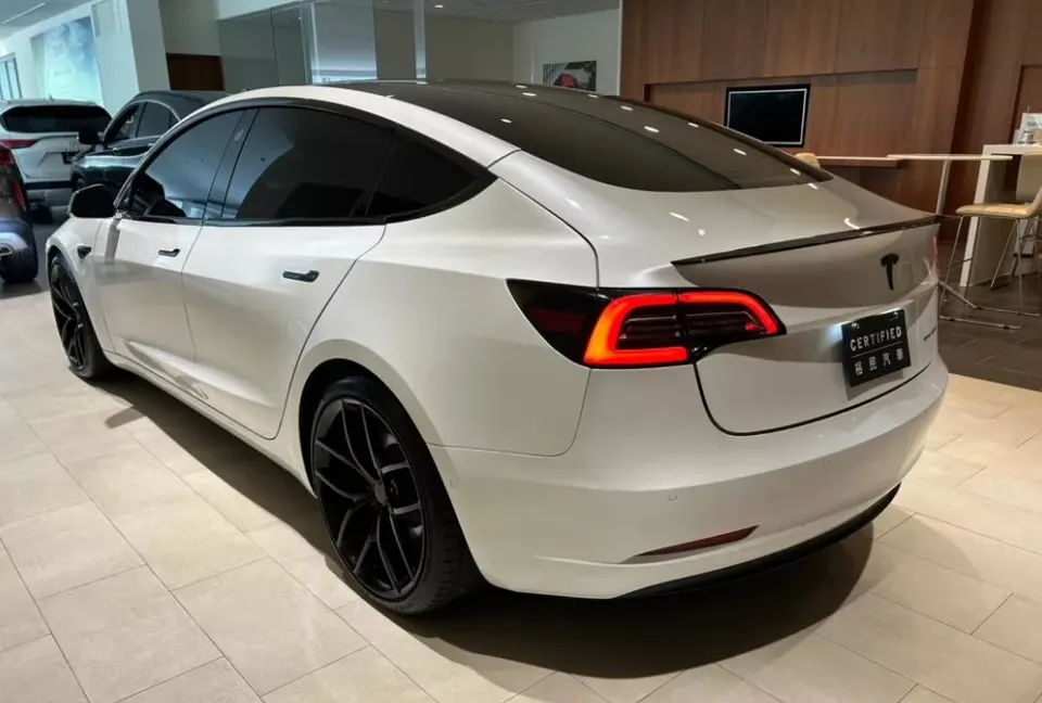Tesla Model 3 Long Range