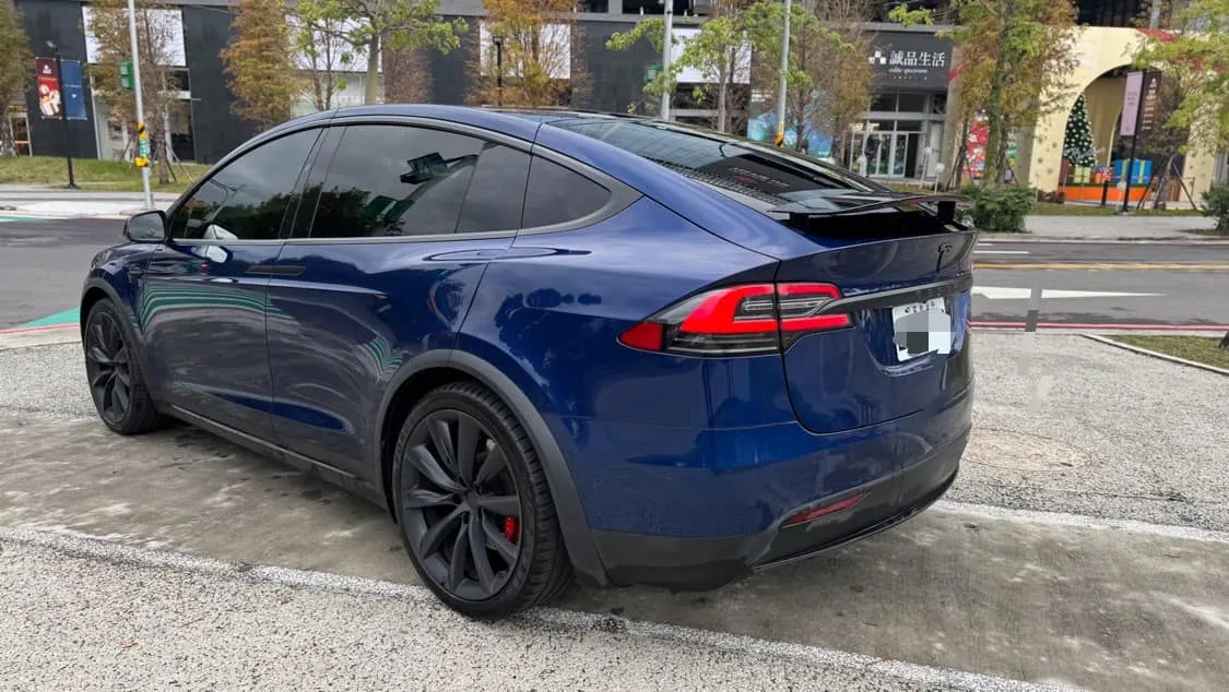 Tesla Model X P100D 照片 1
