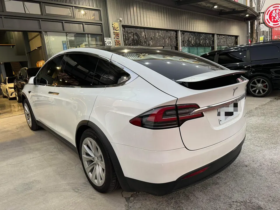 Tesla Model X long range