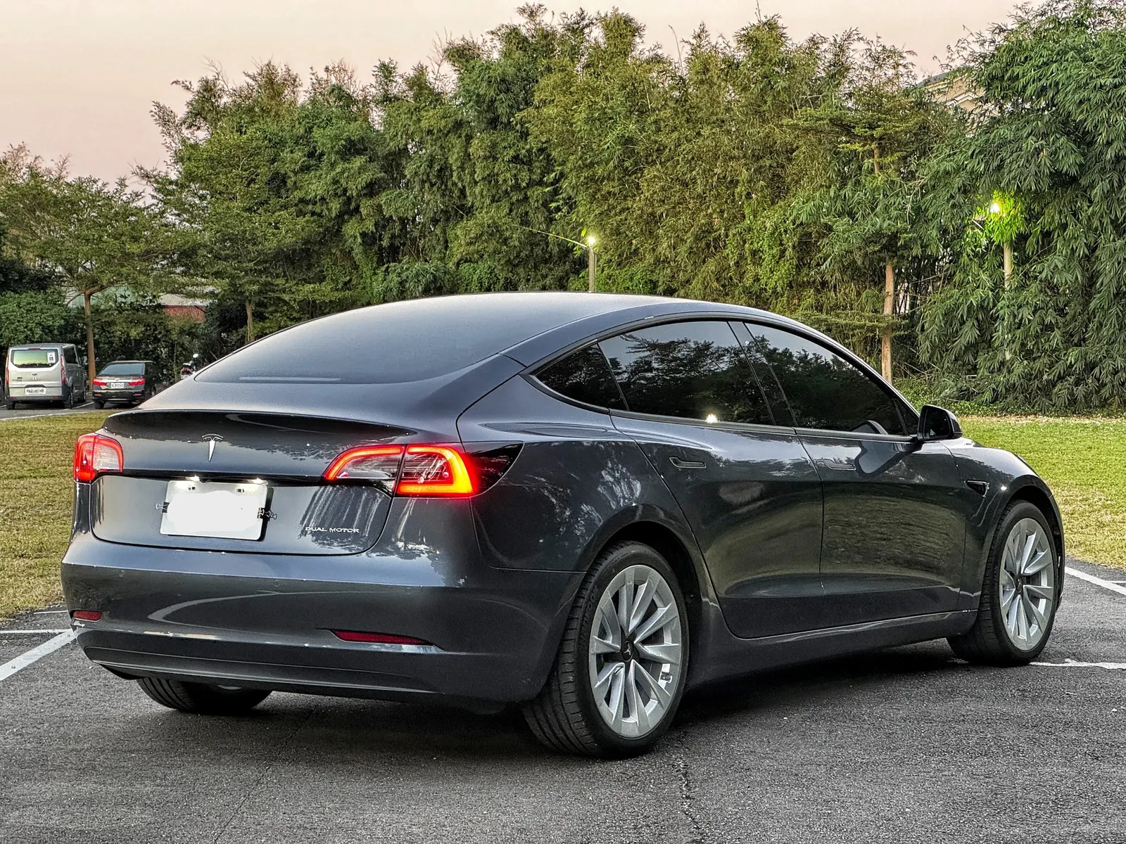 Tesla Model 3 LR 照片 1