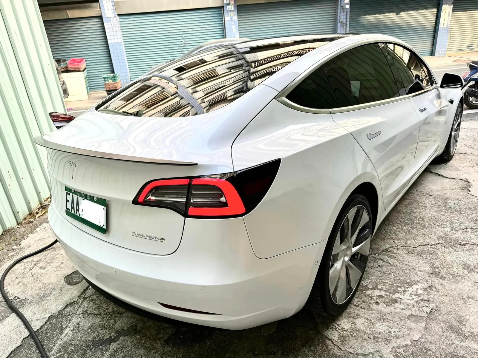 Tesla Model 3 Performance 照片 1