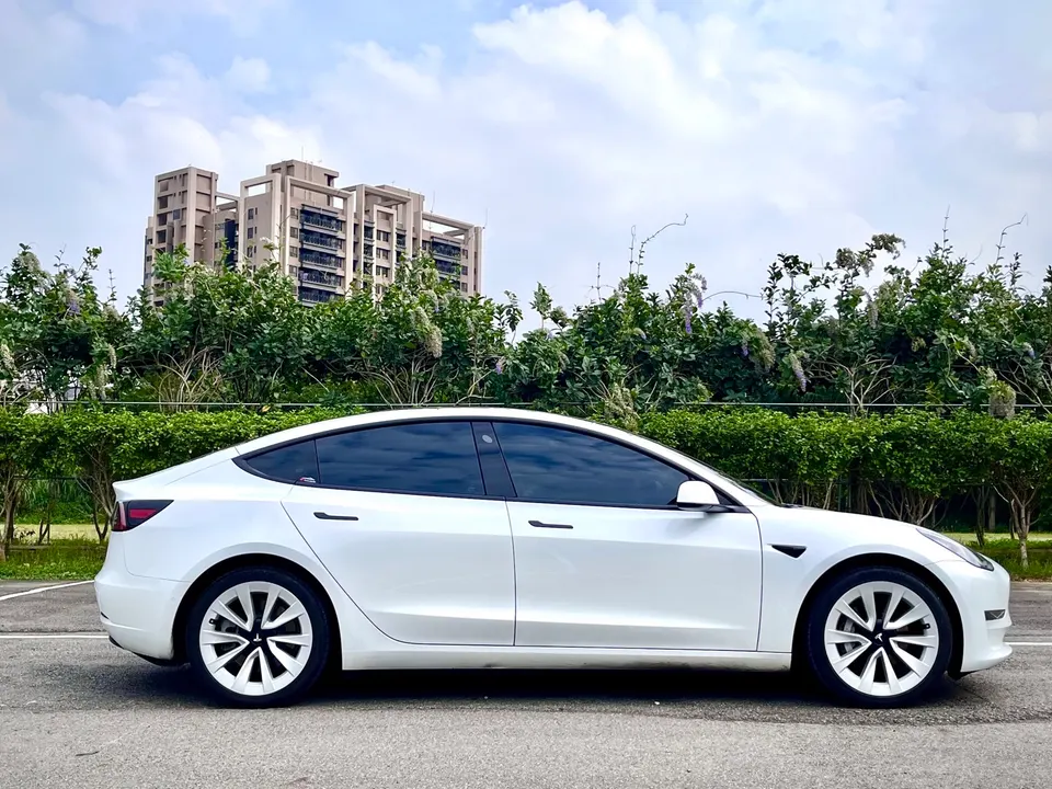 Tesla Model 3 LR