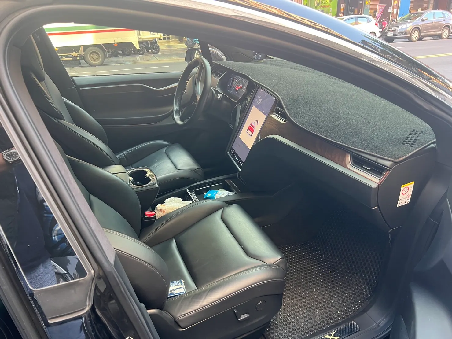 Tesla Model X LR 照片 1