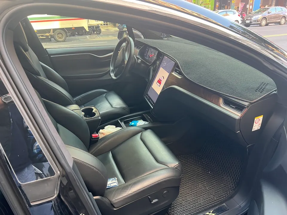 Tesla Model X LR