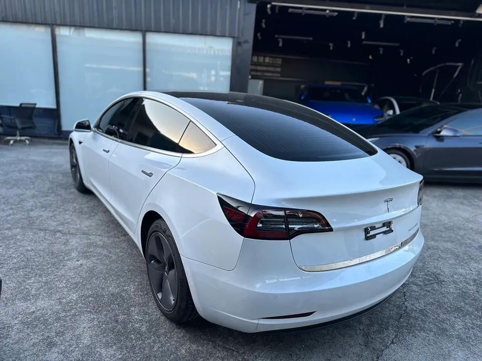 TESLA MODEL 3 LR