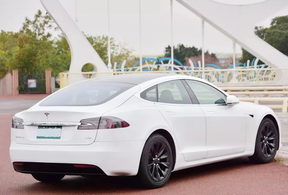 Tesla Model S 75D