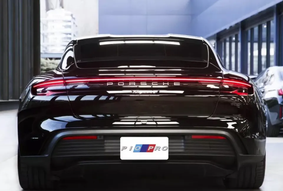 Porsche Taycan RWD