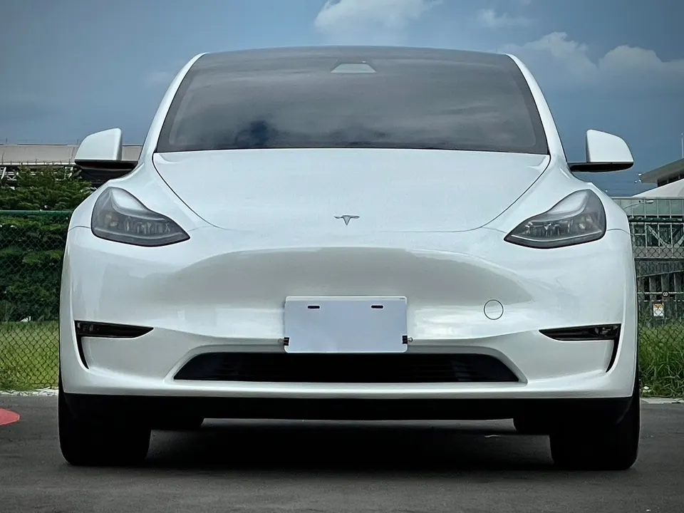 Tesla Model Y LR