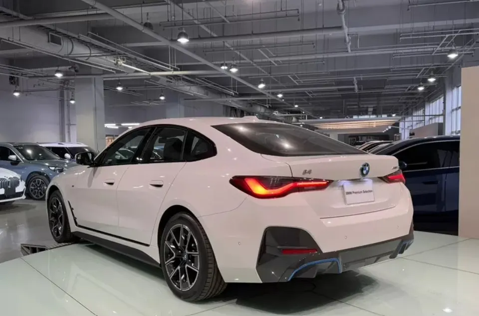 BMW i4 eDrive40