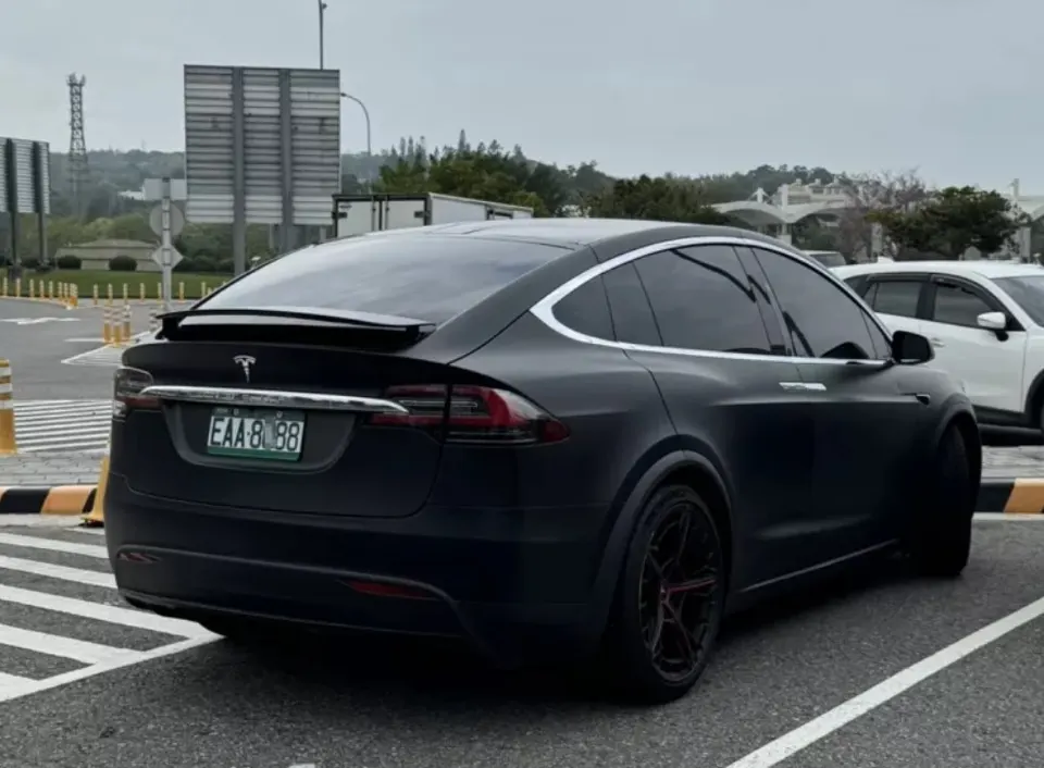 Tesla Model X 100D