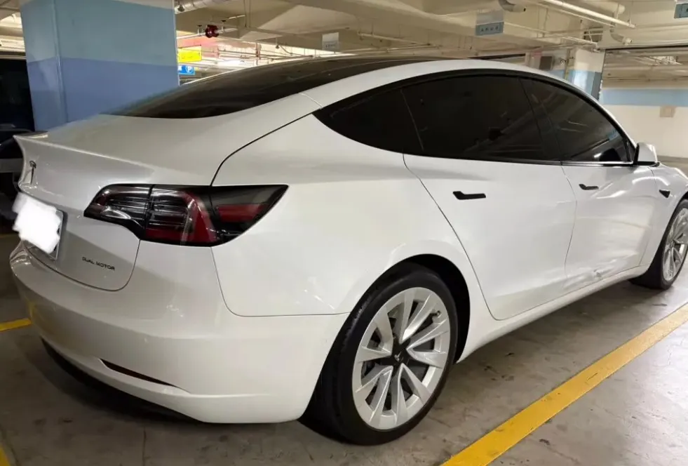 Tesla Model 3 Long Range 照片 1