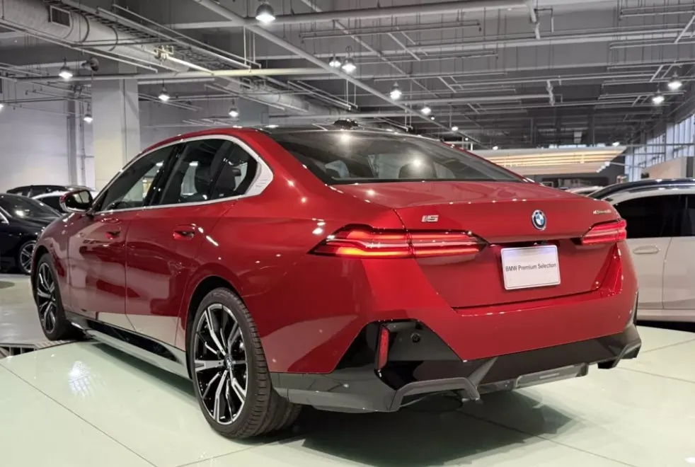 BMW i5 eDrive40 M Sport 照片 1