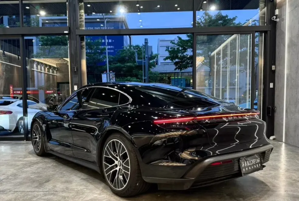 Porsche Taycan Taycan 4S 照片 1