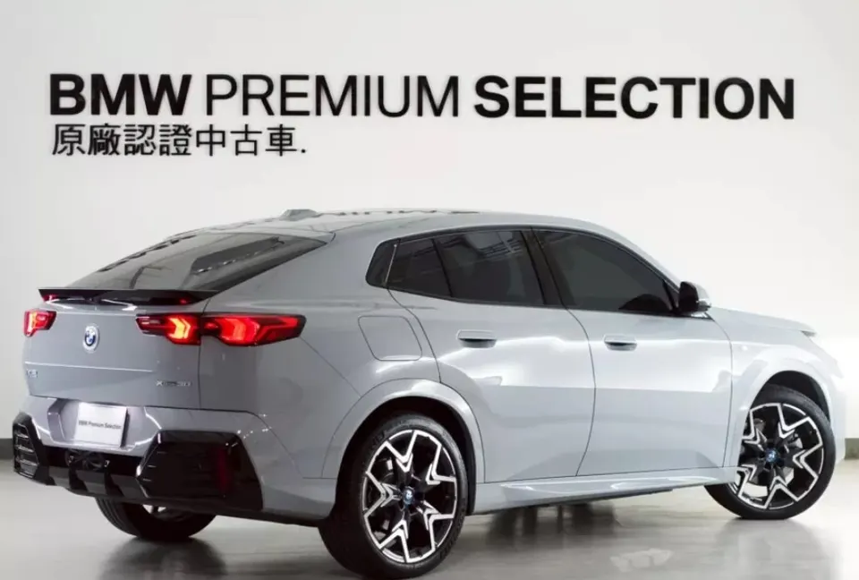 BMW iX2 xDrive30 M Sport
