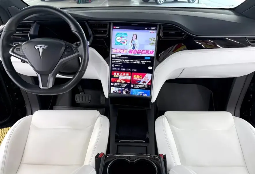 Tesla Model X Long Range 照片 1