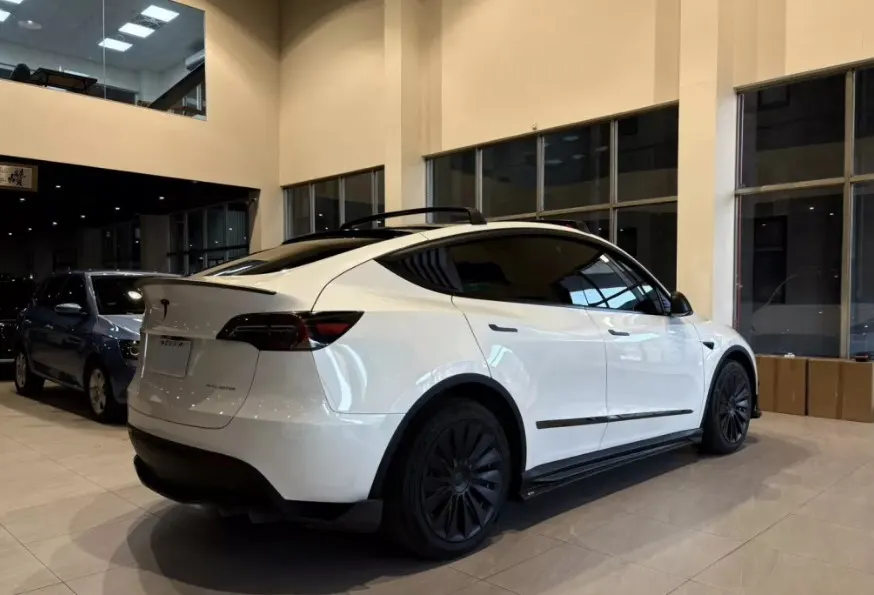Tesla Model Y Long Range