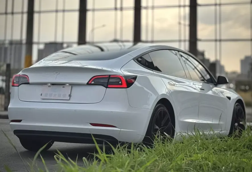 Tesla Model 3 Standard Range Plus