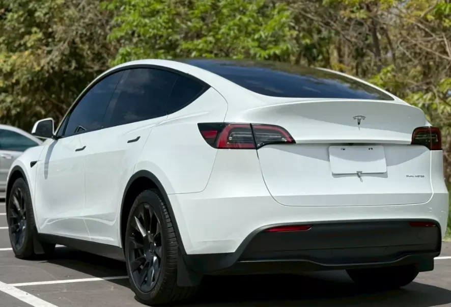 Tesla Model Y Long Range