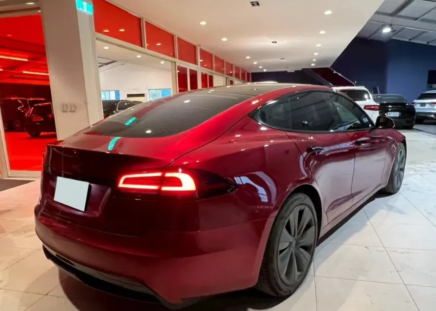 Tesla Model S LR 照片 1