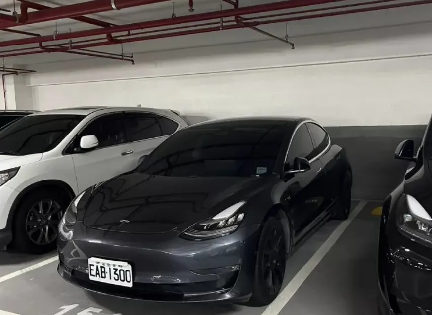 Tesla Model 3 Long Range