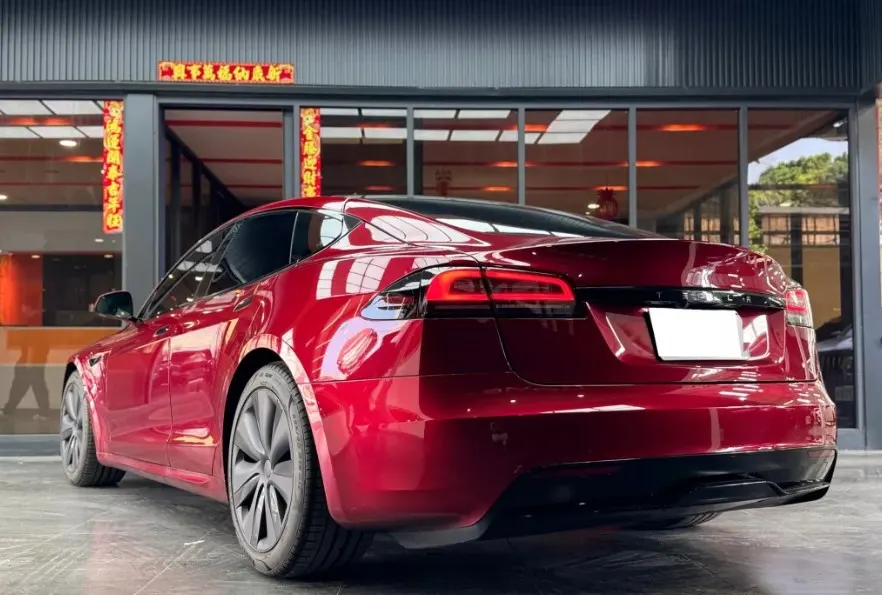 Tesla Model S Long Range 照片 1