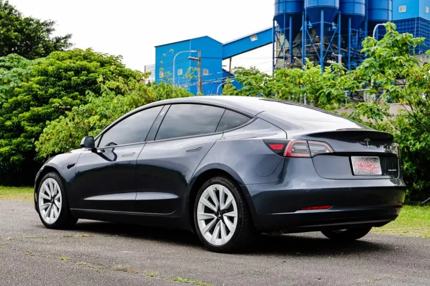 Tesla Model 3 Long Range