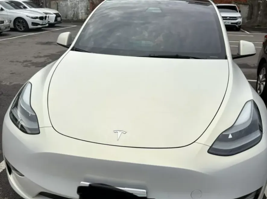 Tesla Model Y Long Range