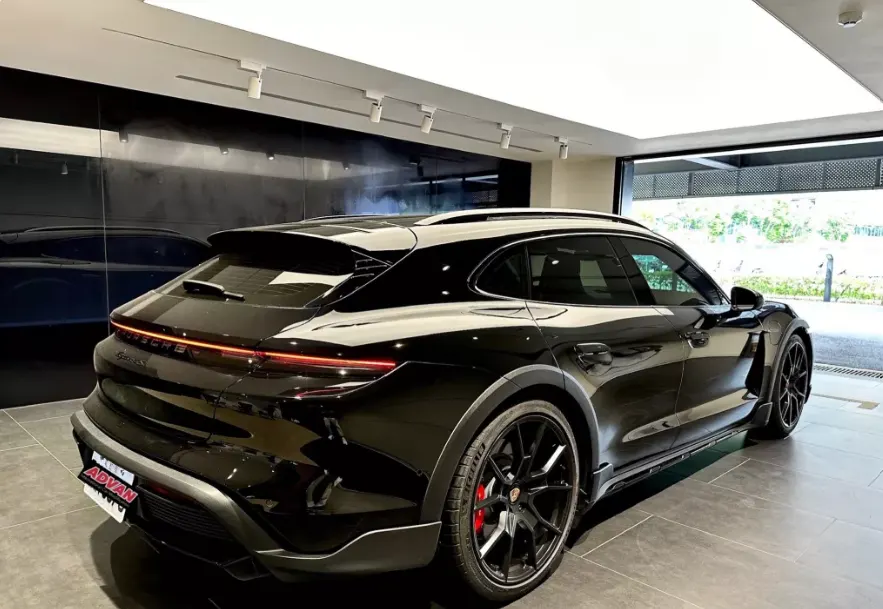Porsche Taycan Cross Turismo 4S