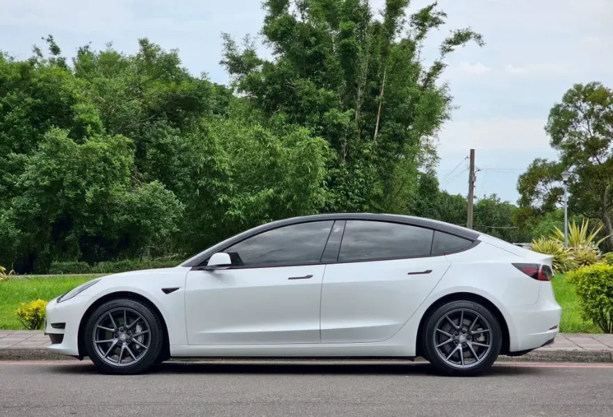 Tesla Model 3 Standard Range Plus