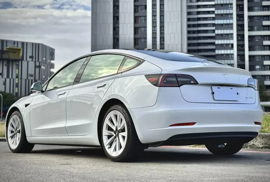 Tesla Model 3 Long Range