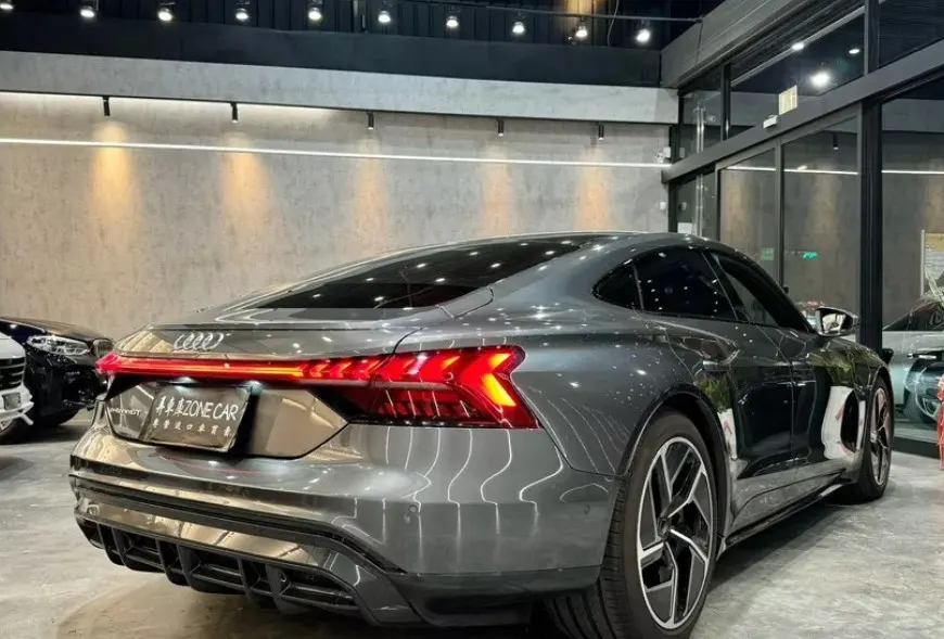 Audi E-Tron GT 照片 1