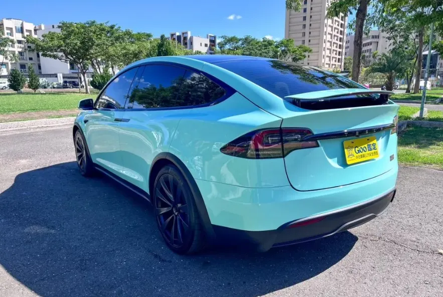 Tesla Model X Plaid