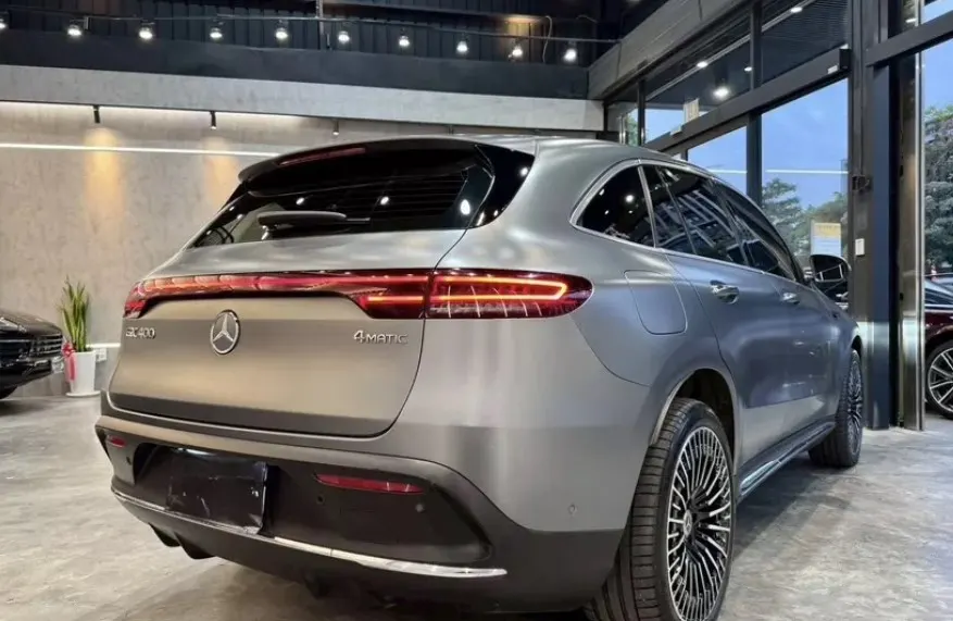 M-Benz EQC 400