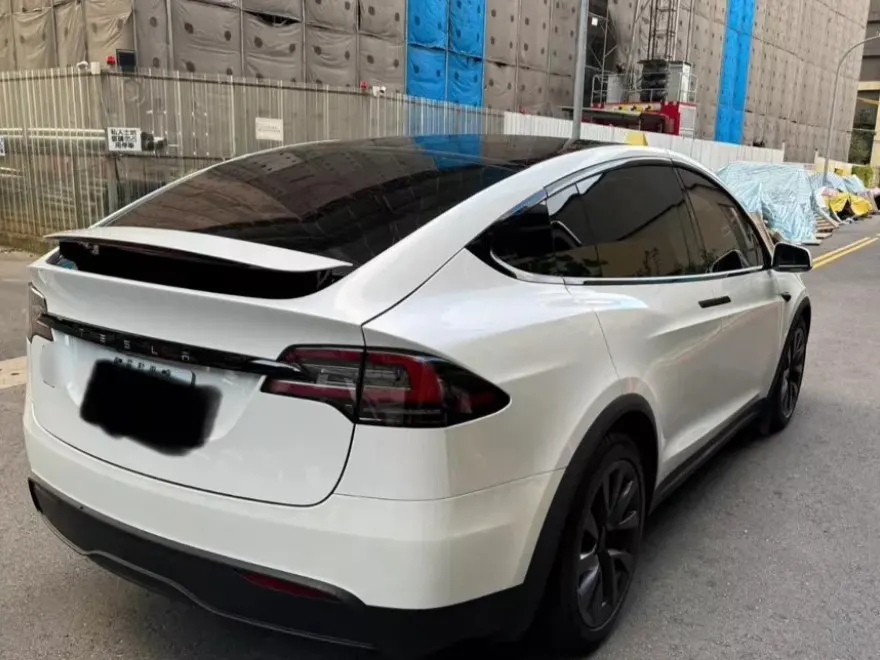 Tesla Model X LR 照片 1
