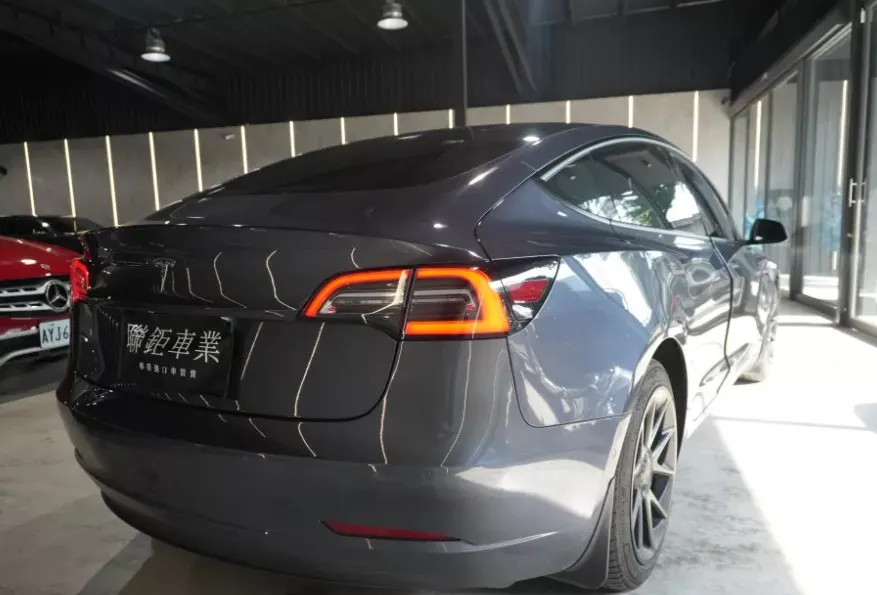 Tesla Model 3 Standard Range Plus