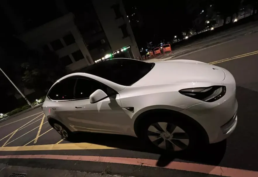 Tesla Model Y Long Range
