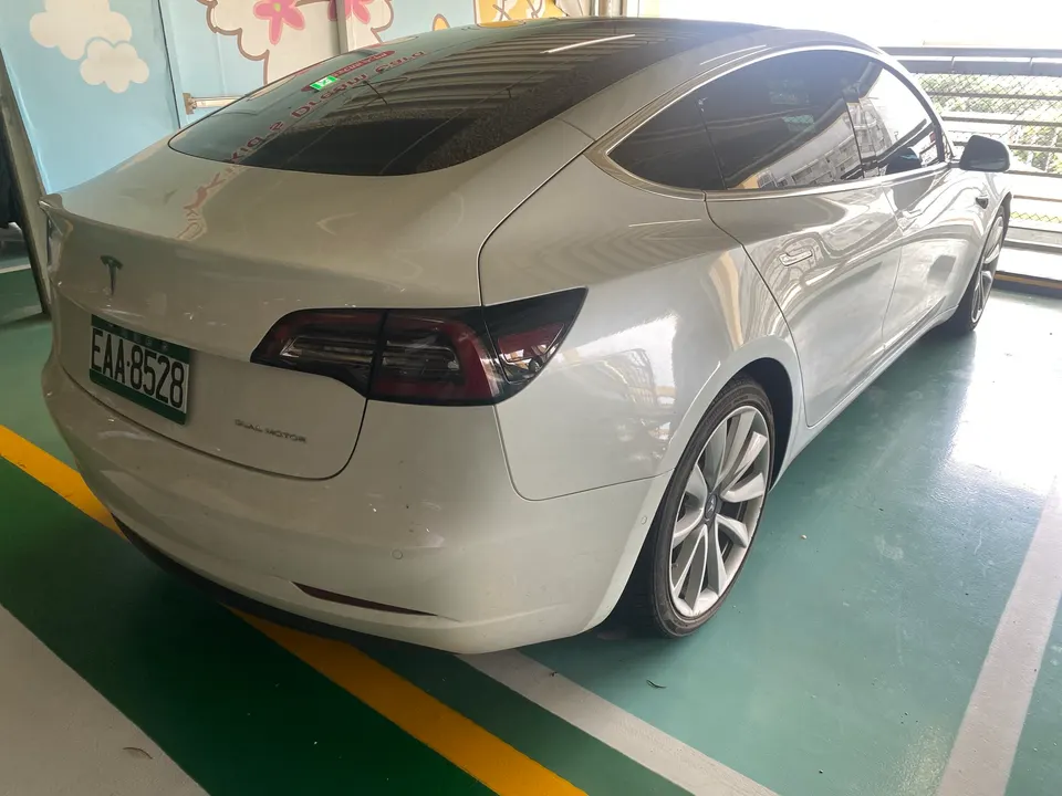 Tesla Model 3 Long Range