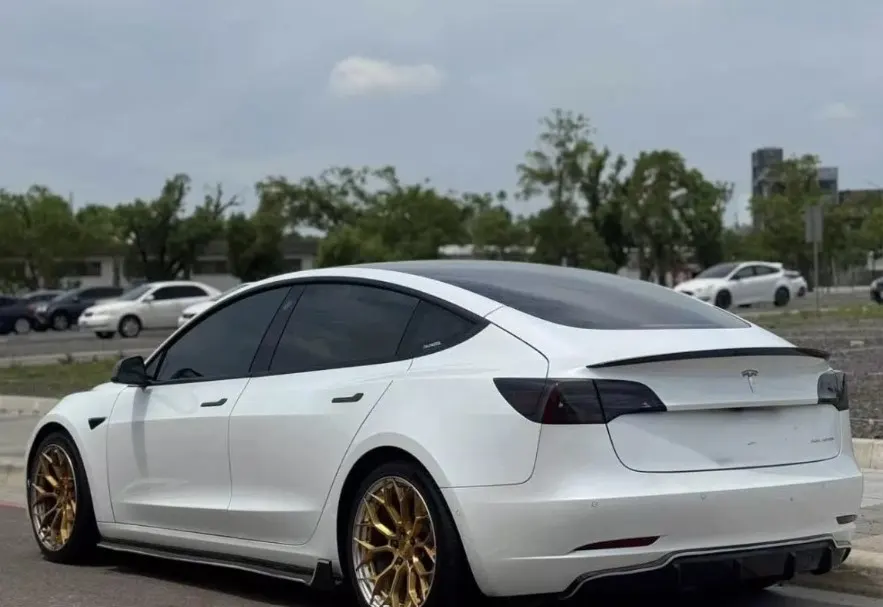 Tesla Model 3 Long Range