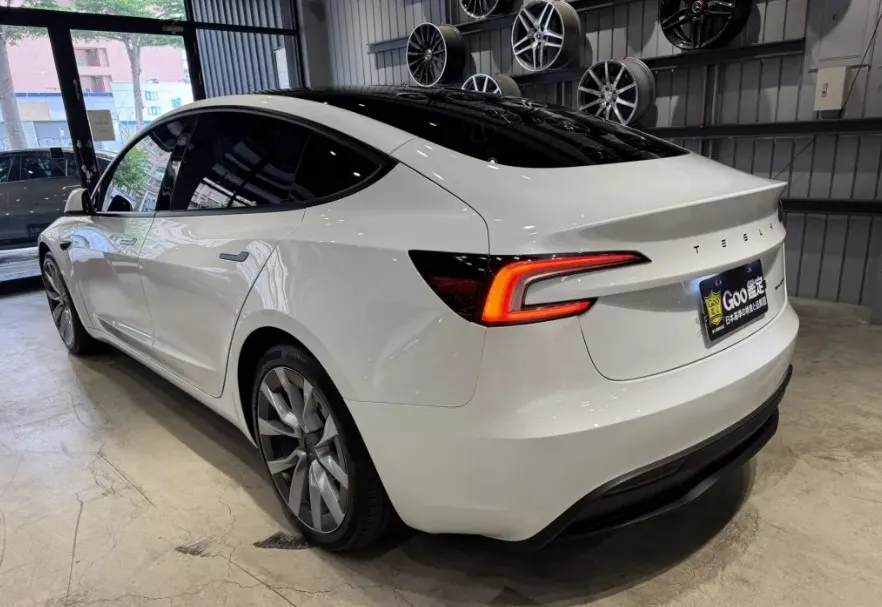 Tesla Model 3 Long Rang 照片 1