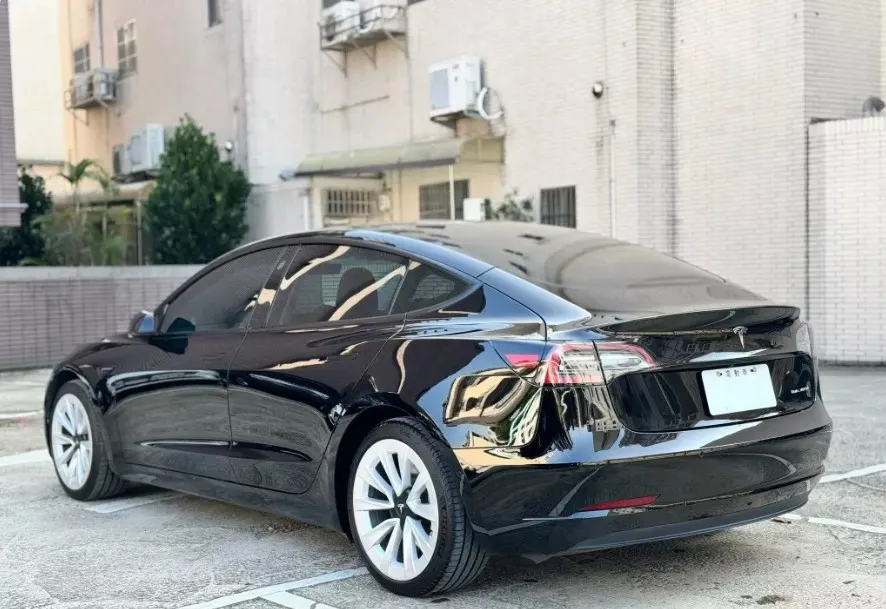 Tesla Model 3 Long Range
