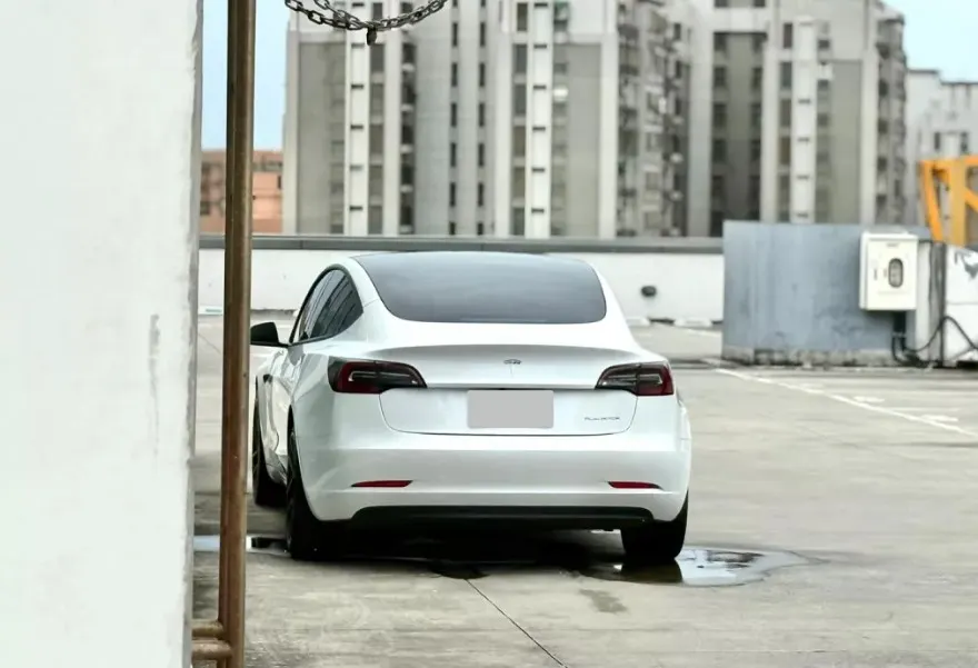 Tesla Model 3 Long Range