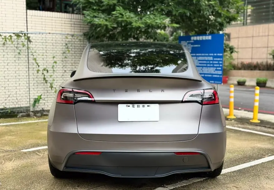 Tesla Model Y Long Range